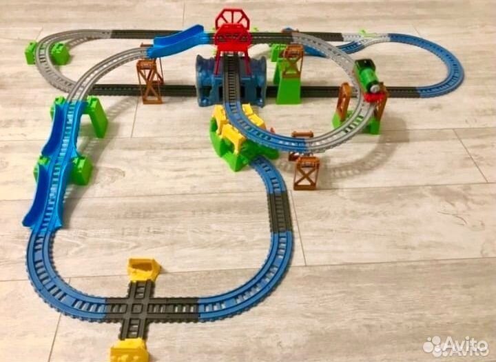 Два больших конструктора Томас