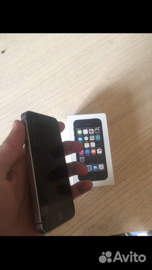 iPhone SE, 32 ГБ