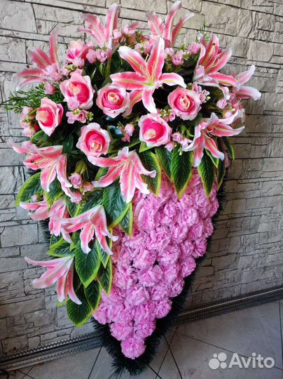 Ритуальные корзины и венки