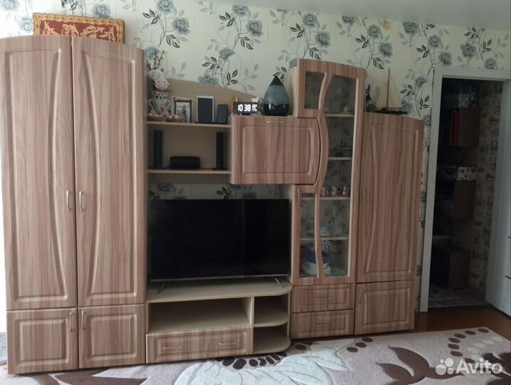Стенка в гостиную. Бронь
