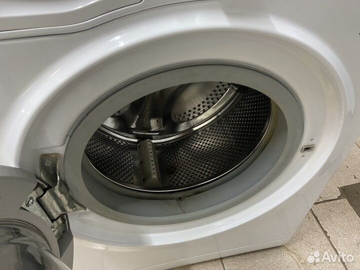 Узкая стиральная машина Ariston на 6 кг