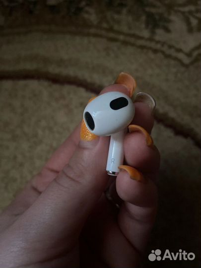 Продам наушники AirPods 3