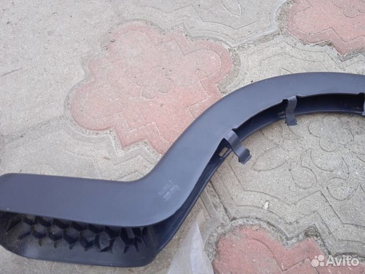 Крышка петли багажника