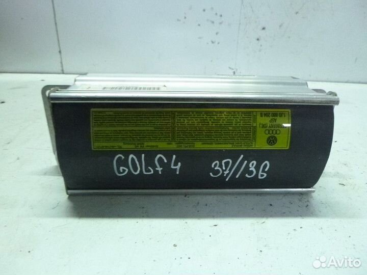 Подушка безопасности пассажирская (в торпедо) Volk