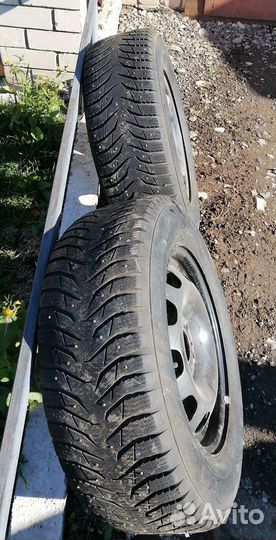 Kumho WinterCraft Ice WI31 215/65 R16