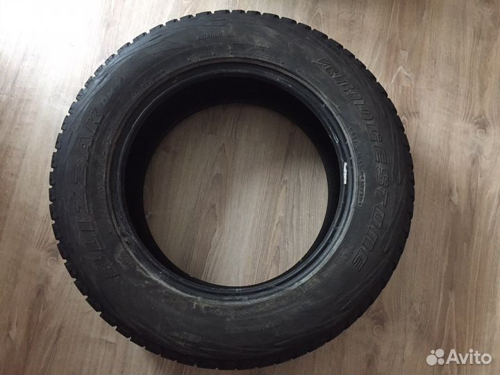 Bridgestone Blizzak DM-V1 235/65 R17