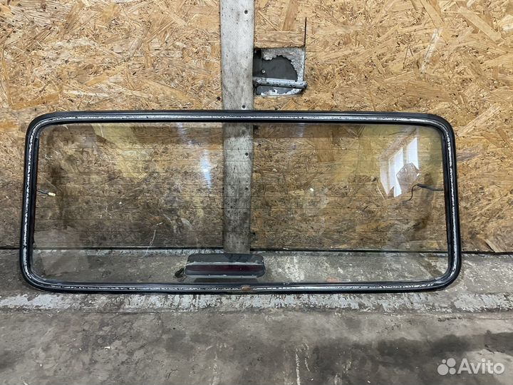 Стекло в крышку багажника заднее нива 21213 niva