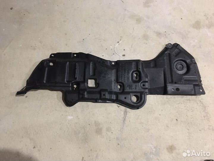 Защита двигателя левая Lexus RX 4