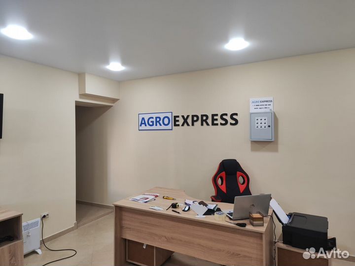 R264959 Шланг радиатора. Оpигинaл John Deerе