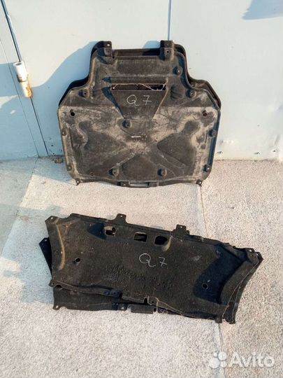 Audi Q7 пыльник защиты днище