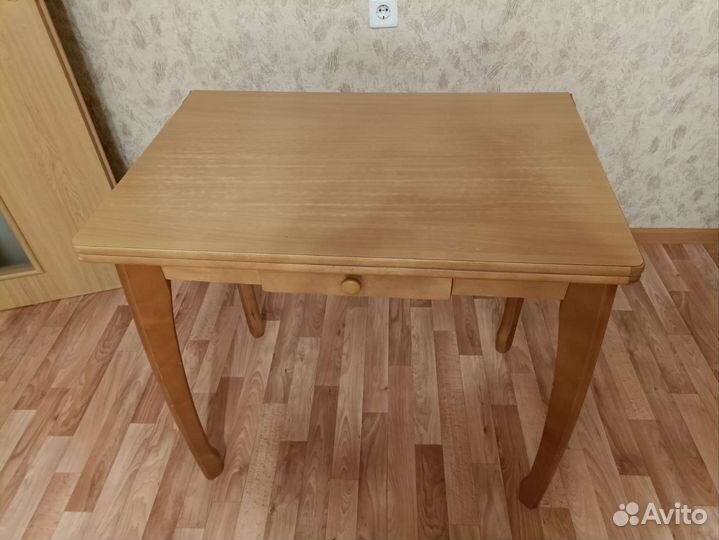 Кухонный стол