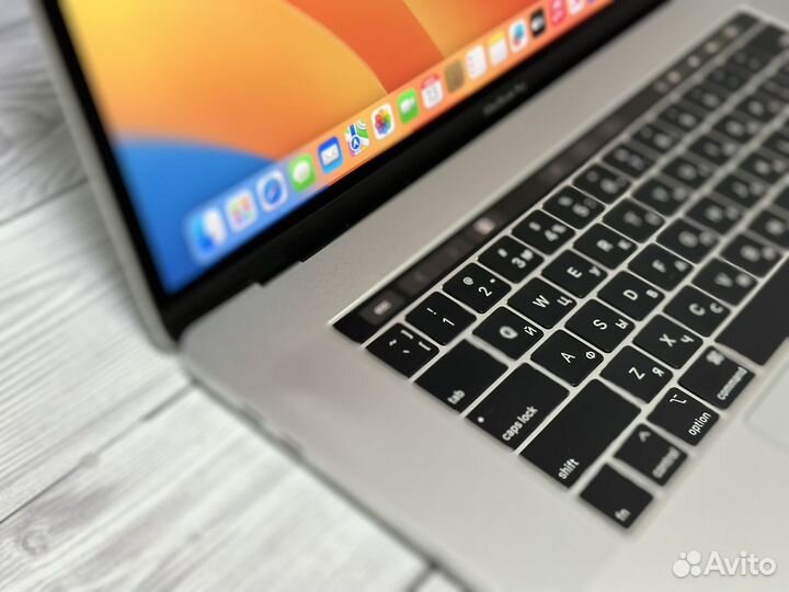 Apple MacBook Pro 15 2018 32gb i7 ssd 512