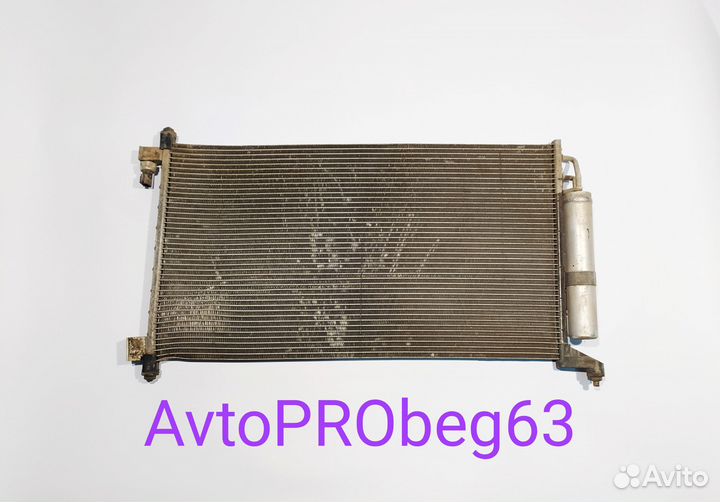 Радиатор кондиционера на Nissan Tiida C11