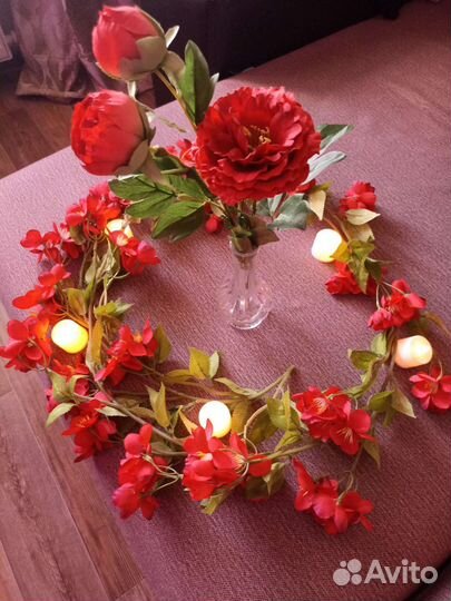 Искусственные цветы. Лиана Красная яблоня