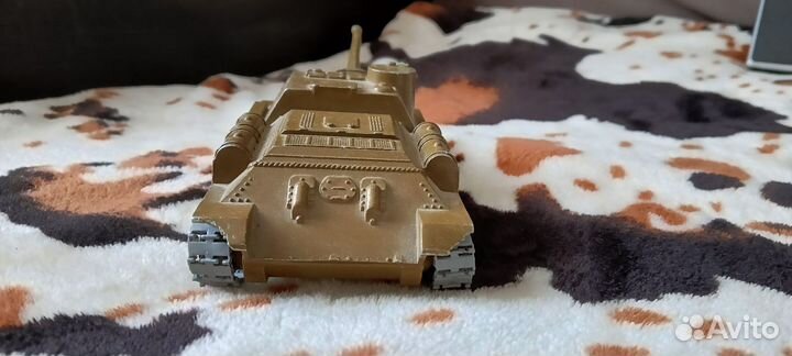 Танк СССР су - 100
