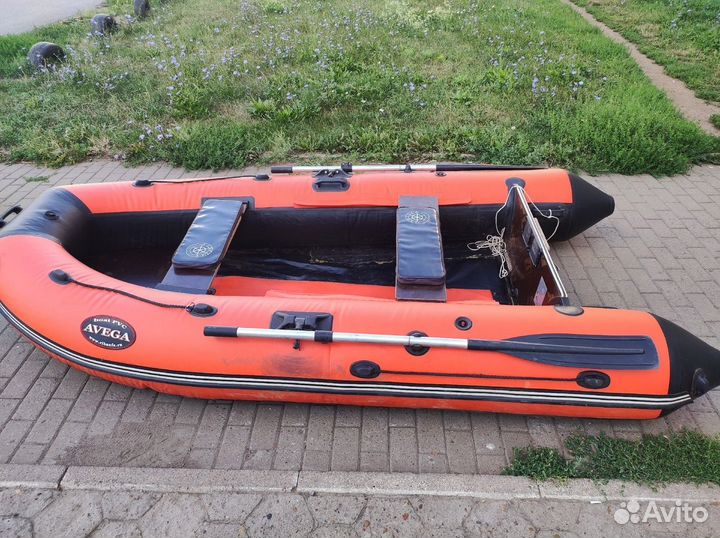 Надувная лодка Amega