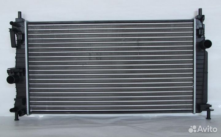 Радиатор охлаждения Mazda 3