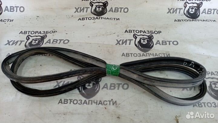 Уплотнитель крышки багажника Mitsubishi Lancer 9