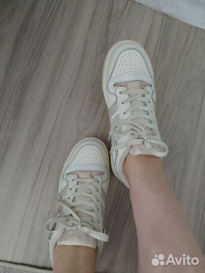Кроссовки женские 38 размер бу