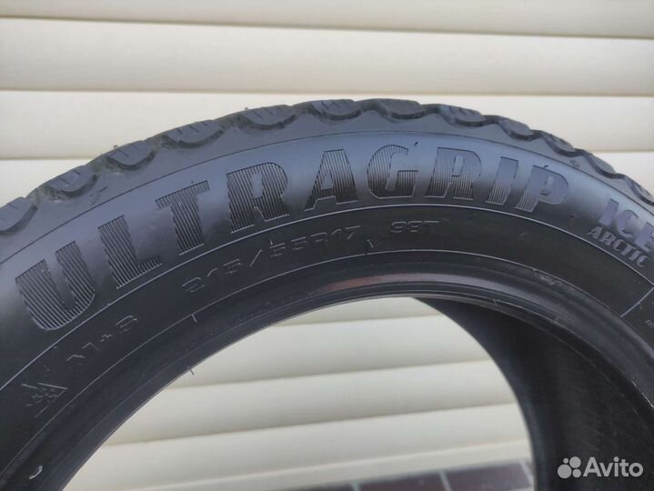 Goodyear Ultragrip Ice Arctic 215/55 R17