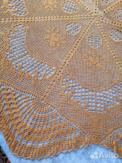 Скатерть тонкая на круглый стол ручная работа