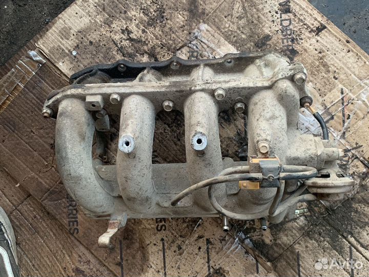 Впускной коллектор kia clarus 1,8