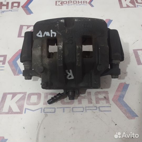 Суппорт передний правый 4WD hyundai grand starex