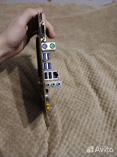 Материнская плата am4