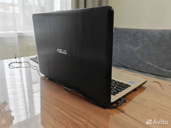 Ноутбук asus