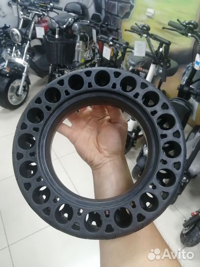 Покрышка литая для электросамоката