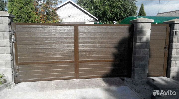 Ворота распашные в алюминиевой раме DoorHan