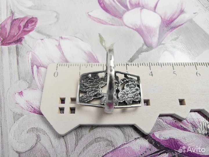 Серебряное кольцо с магнолиями