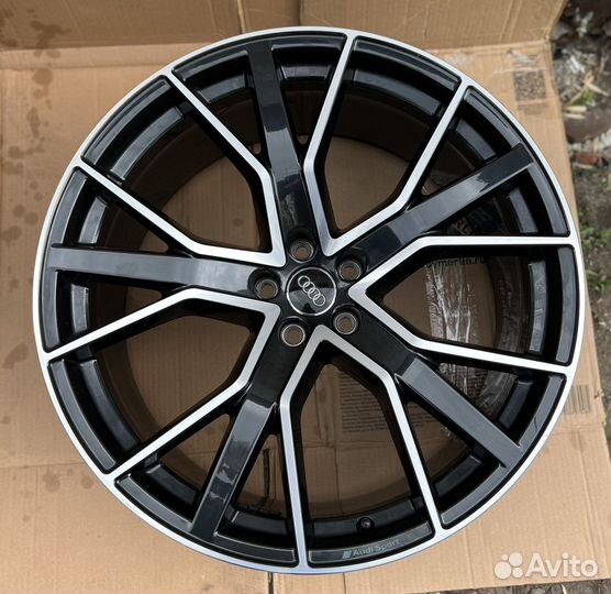 Audi Q7 SQ7 Q8 SQ8 RSQ8 R22 оригинал 4M8601025Q