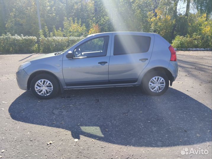 Renault Sandero 1.6 AT, 2011, 109 000 км