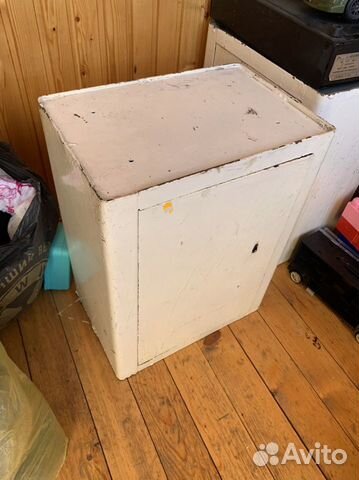 Сейф металлический