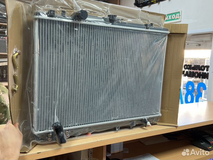 Радиатор охлаждения Мицубиси Монтеро Спорт