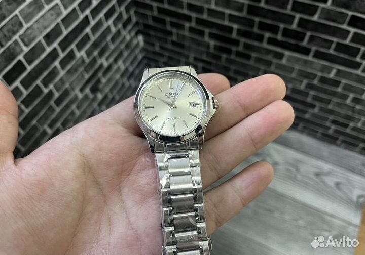 Наручные часы casio quartz