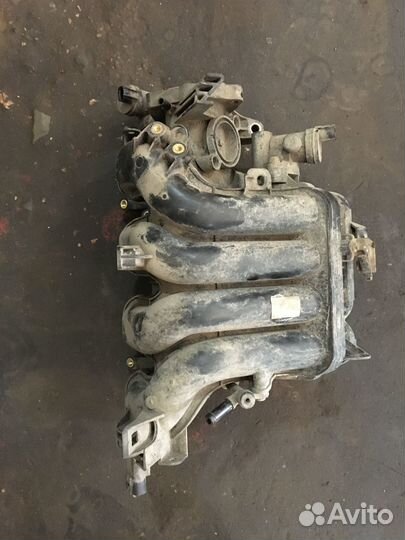 Коллектор впускной Mazda 3 BK АКПП