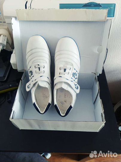 Лоферы женские 39 размер новые