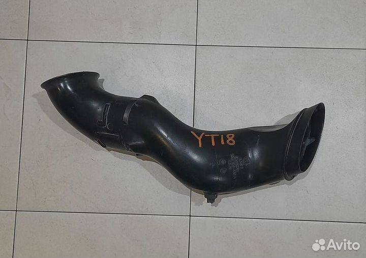 Патрубок воздушного фильтра VW Touareg NF / FL