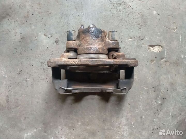 Суппорт передний kia clarus