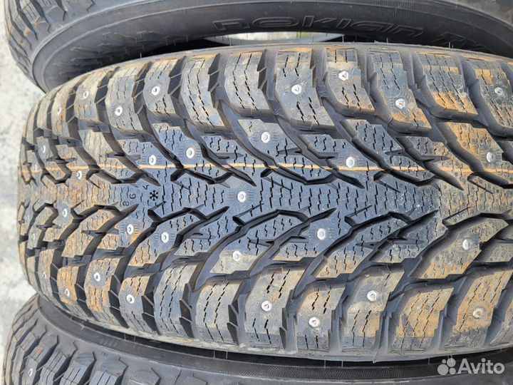 Nokian Tyres Hakkapeliitta 9 235/65 R17