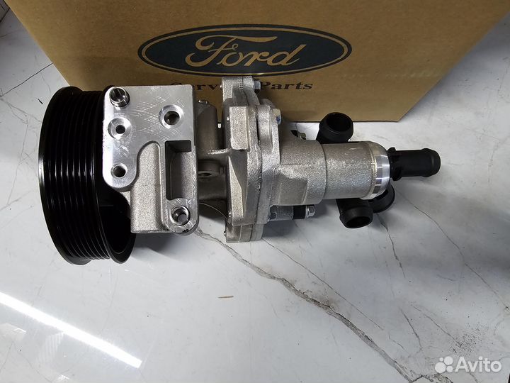 Насос водяной Ford Transit 2006-2012 2.4