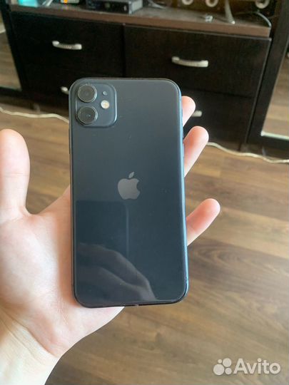 iPhone 11, 64 ГБ