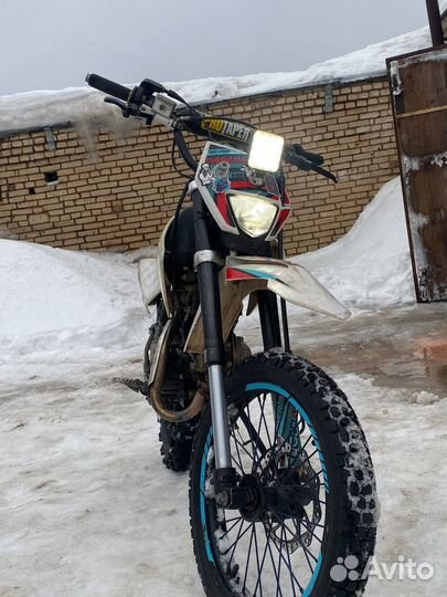 Regulmoto seven medalist 150e