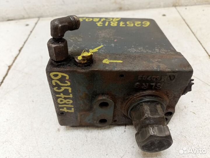 Насос подъема кабины