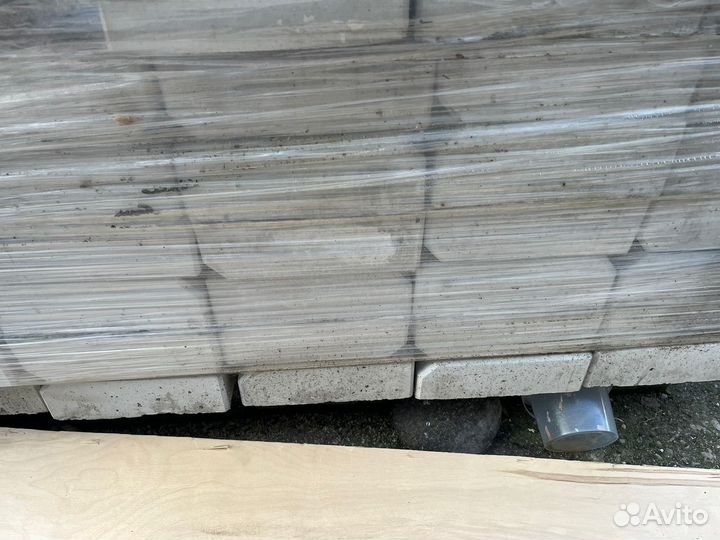 Бордюр тротуарный 1000х200х80