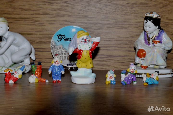Фигурки клоунов