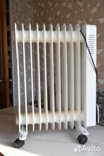 Масляный обогреватель BOH/CM-11WDN 2200