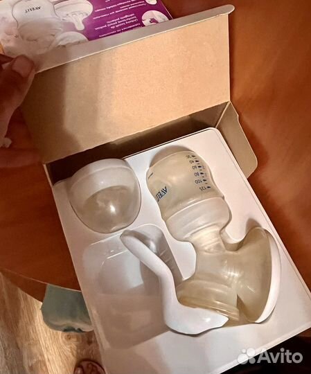 Ручной молокоотсос avent и бутылочка